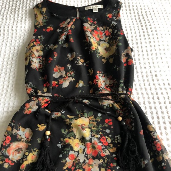 Sweet Rain Sleeveless Floral Dress - Picture 3 of 5
